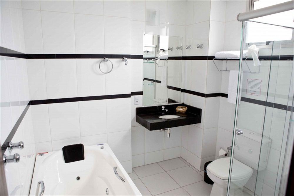 Serras Hotel Cuiabá Esterno foto