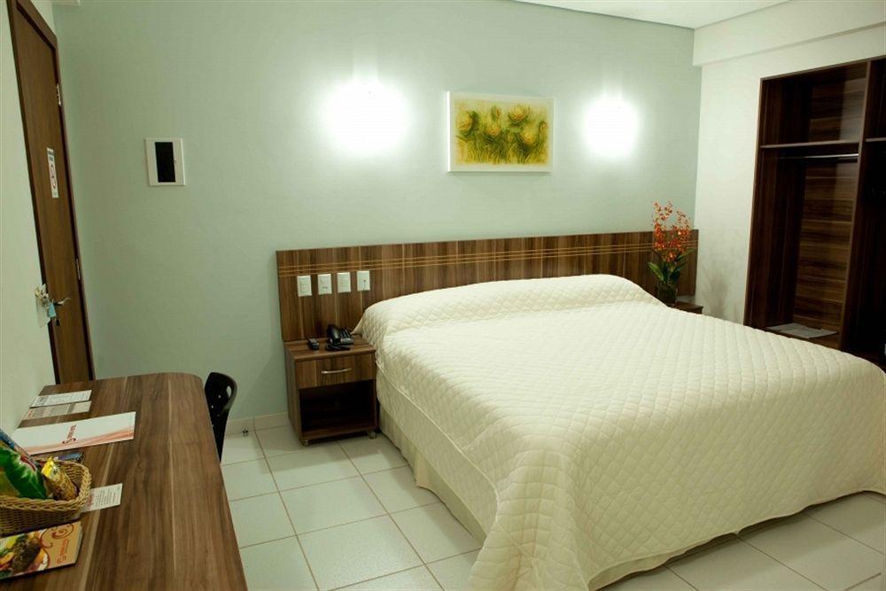 Serras Hotel Cuiabá Esterno foto